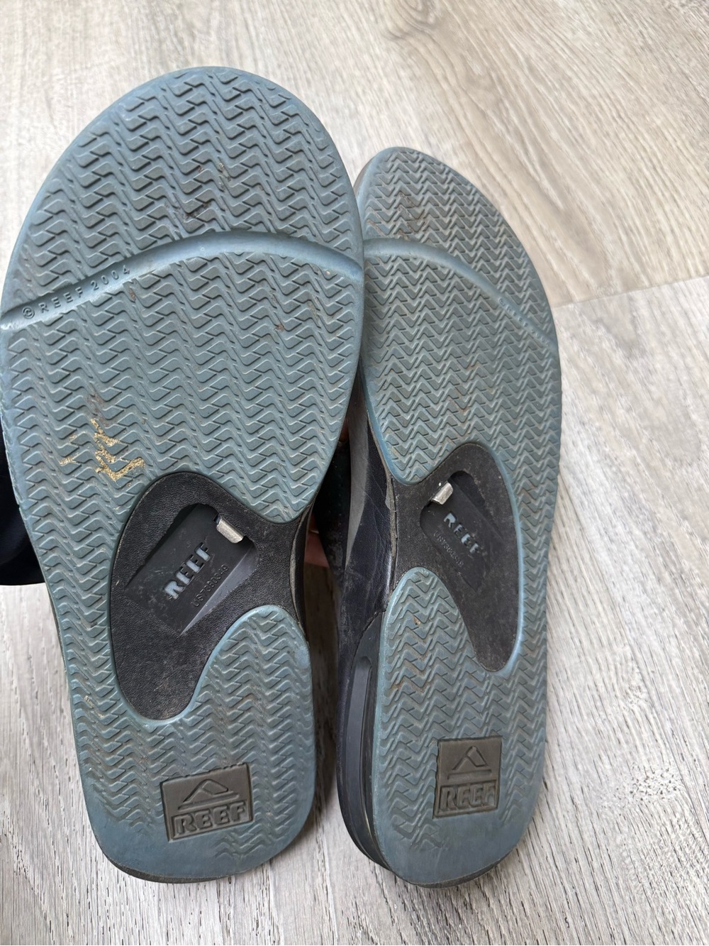 Reef Black and Gray Men's Flip Flops - Picture 5 of 6